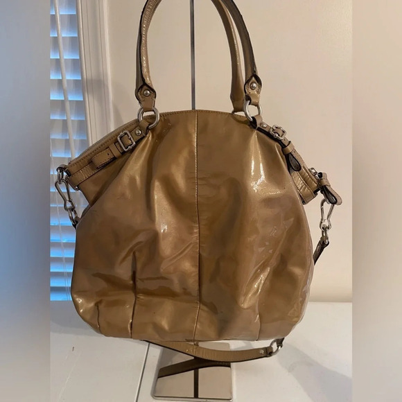 Coach Madison Lindsey Patent Leather Satchel - Picture 4 of 8
